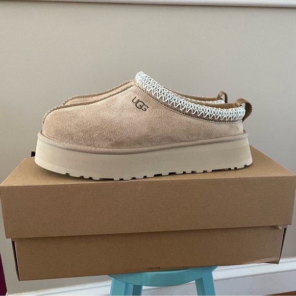 Ugg Tazz Slippers Sand Women’s Size 9 BRAND NEW IN BOX - Picture 5 of 7